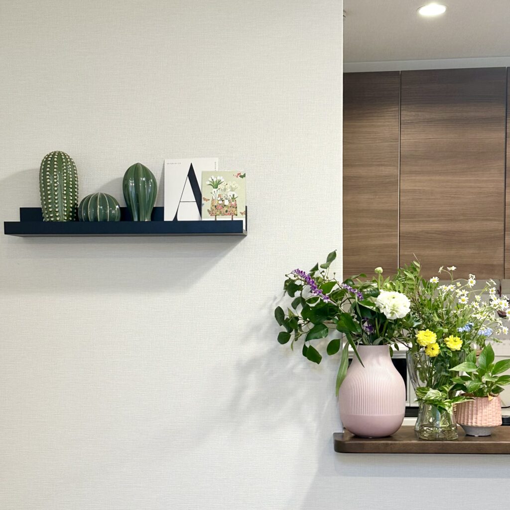 IKEAのモッスランダとフラワーベース