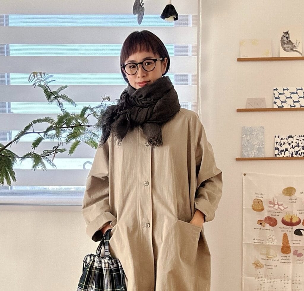 40代・冬の大人ショートヘア　全身