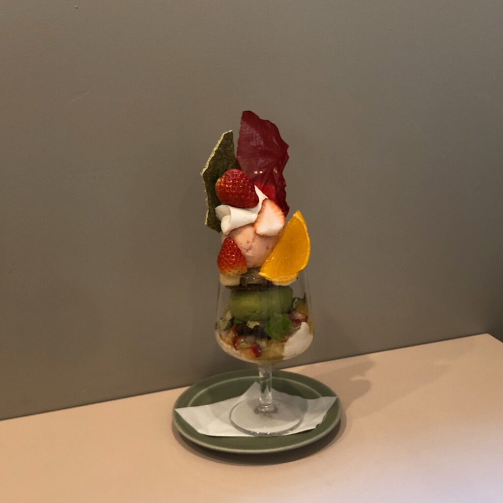 代々木上原　メゾンビヤンネートル　今月の季節のパフェ