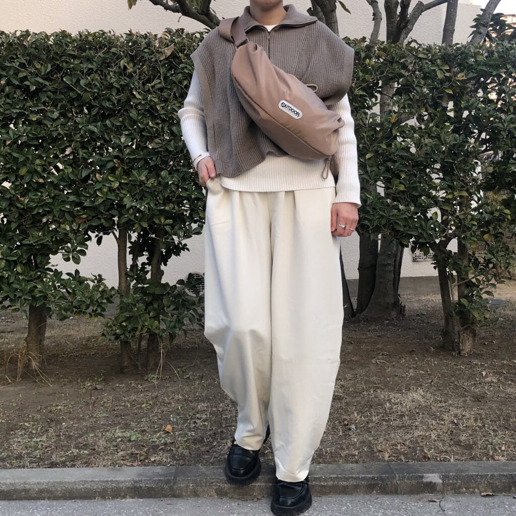 FASHIRU ステンカラーコート OUTDOORPRODCTS 100人隊 別注 バッグ LEEマルシェ for/c タックパンツ 地味色コーデ