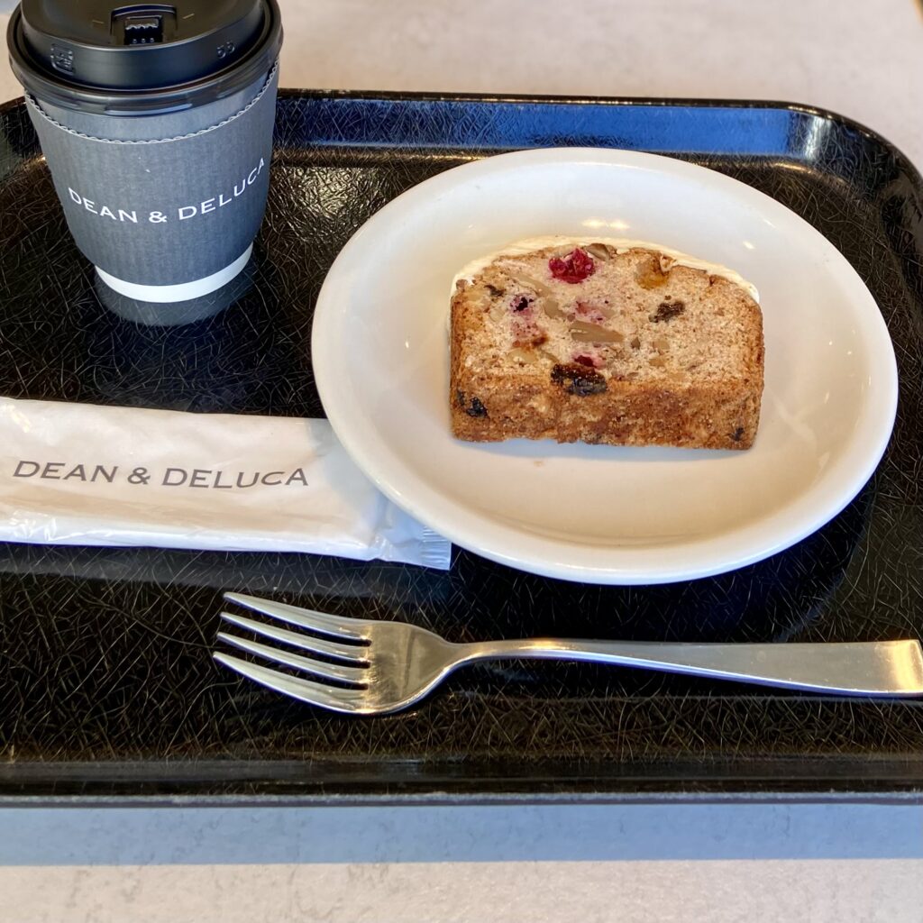 DEAN＆DELUCA　ディーンアンドデルーカ クランベリー　パウンドケーキ　カフェ　お茶