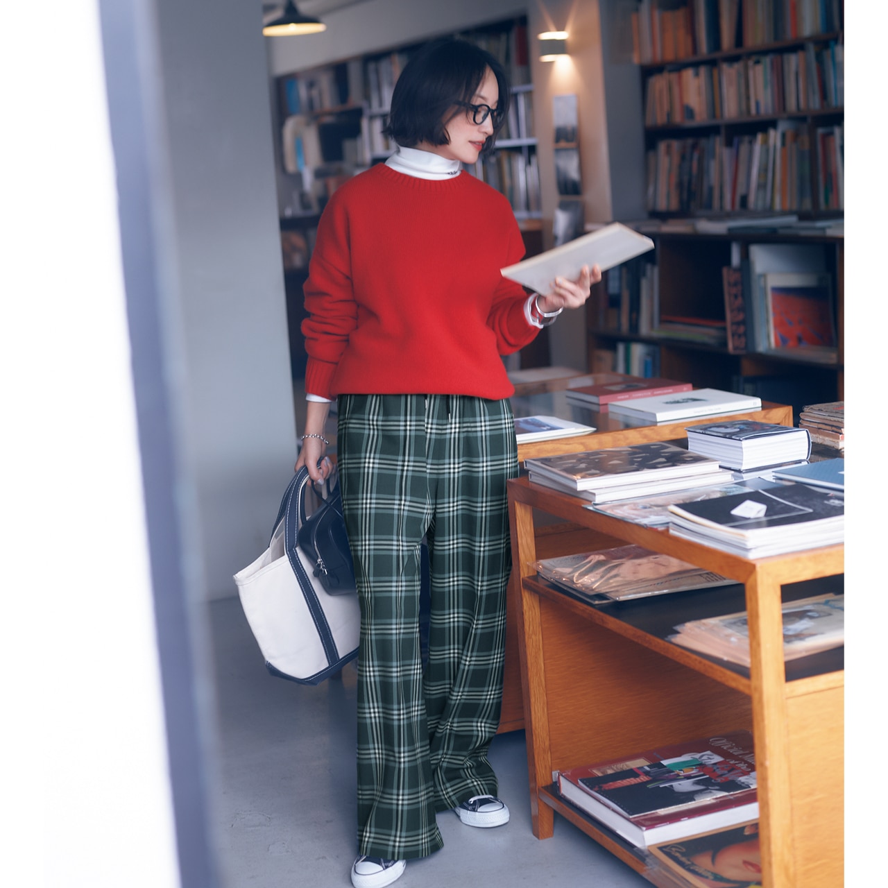 明日なに着る0129　モデル／高山都　12closet 〈トゥエルブクローゼット〉 【石上美津江さんコラボ】センターシームパンツ￥18700のコーデ