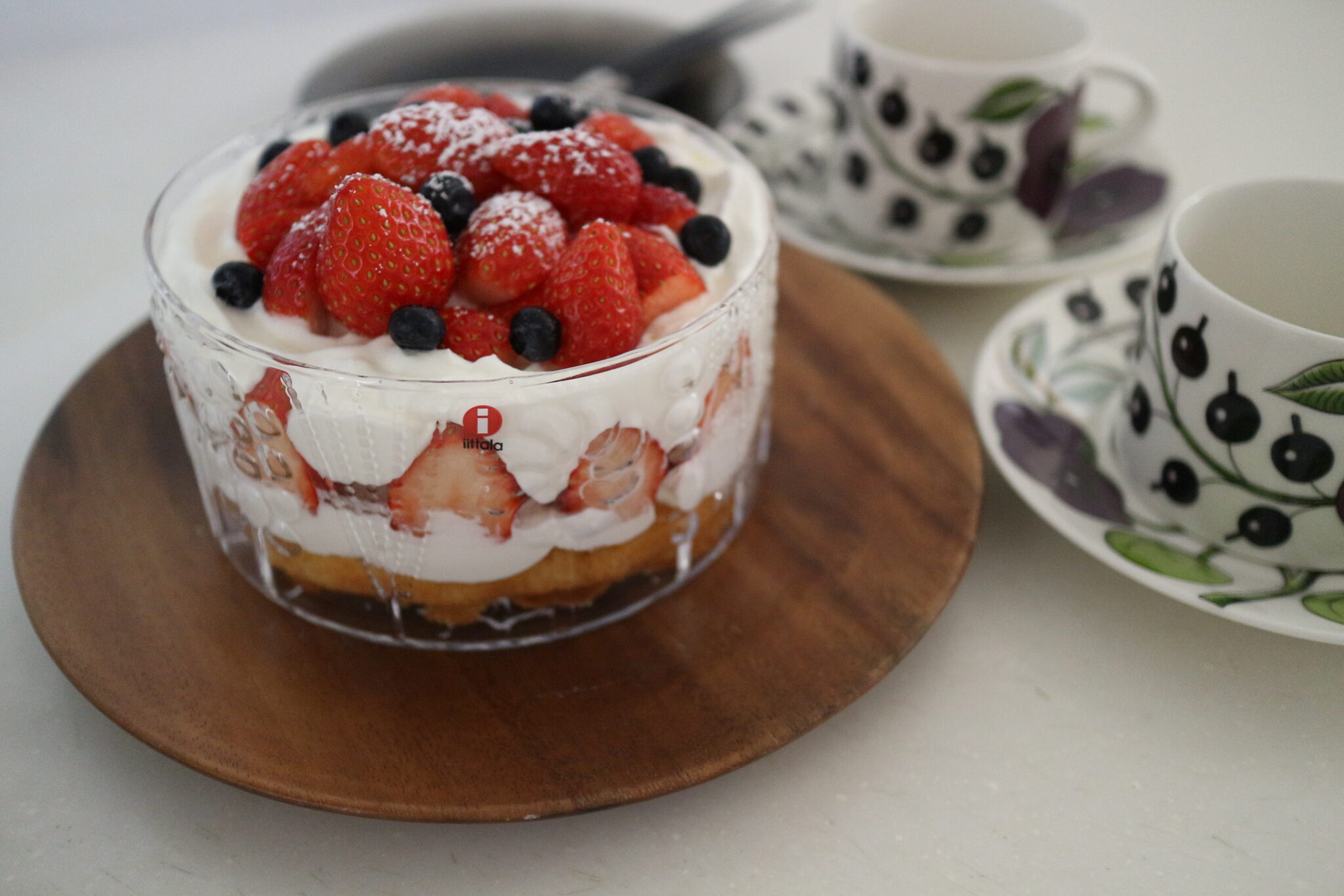 イッタラ　フローラボウル　スコップケーキ