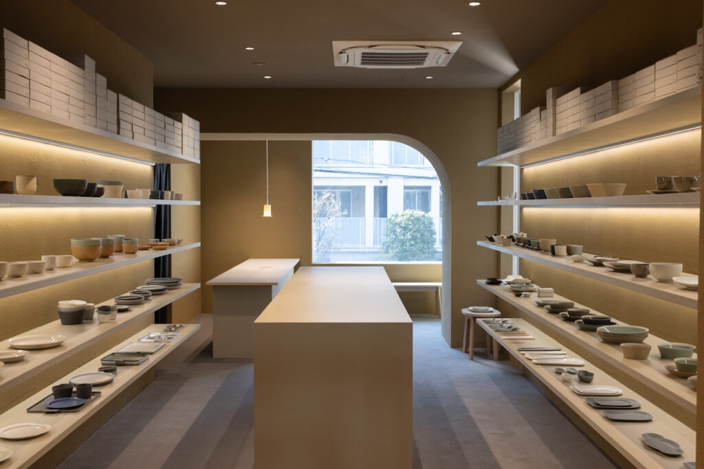 yumiko iihoshi porcelain 青山店　店内