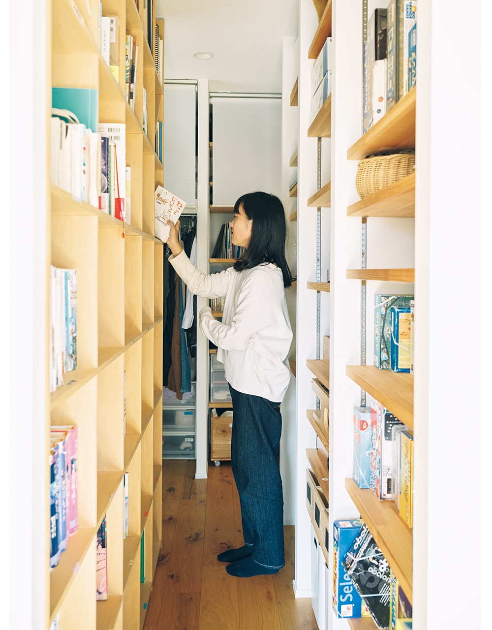 家族の好きな本やボードゲームもここに