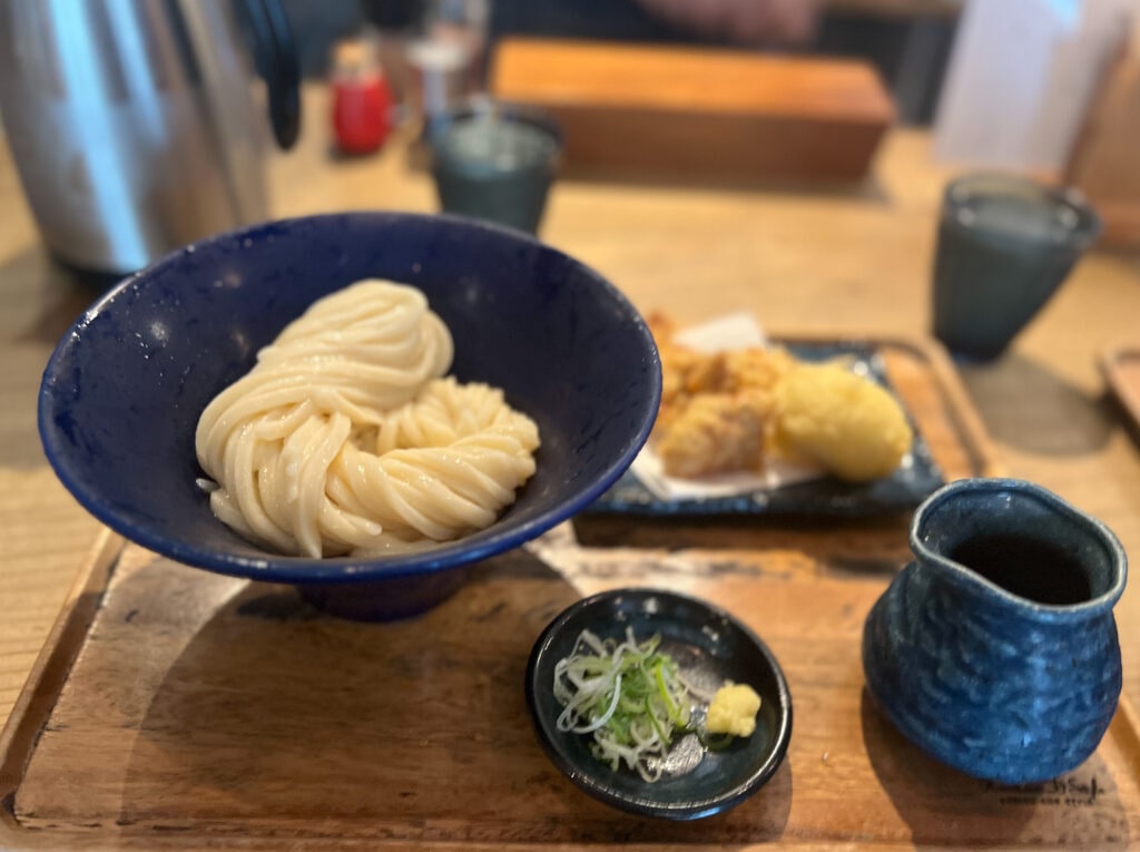 沖縄　インディゴ　うどん