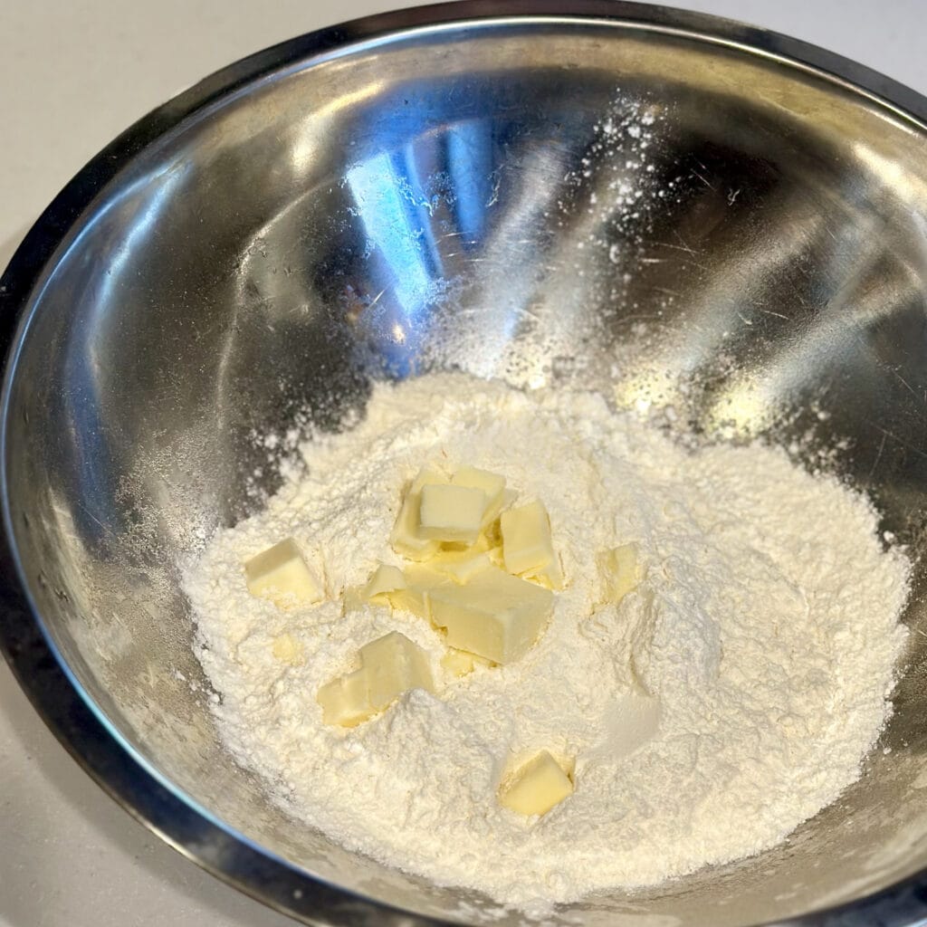 ホットケーキミックスで紅茶とホワイトチョコのスコーン　LEEレシピアレンジ