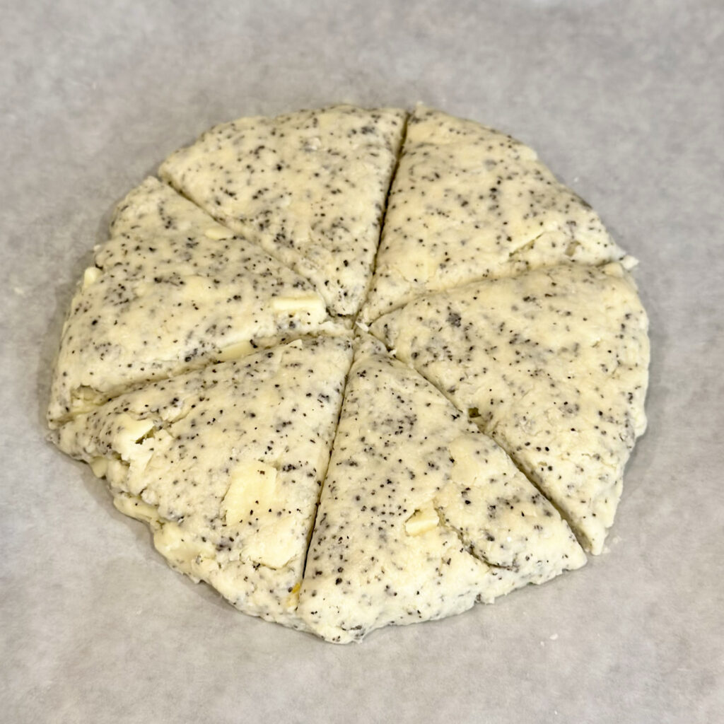 ホットケーキミックスで紅茶とホワイトチョコのスコーン　LEEレシピアレンジ