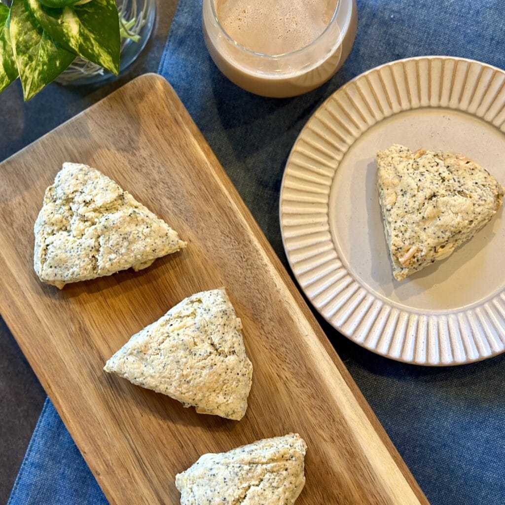 ホットケーキミックスで紅茶とホワイトチョコのスコーン　LEEレシピアレンジ