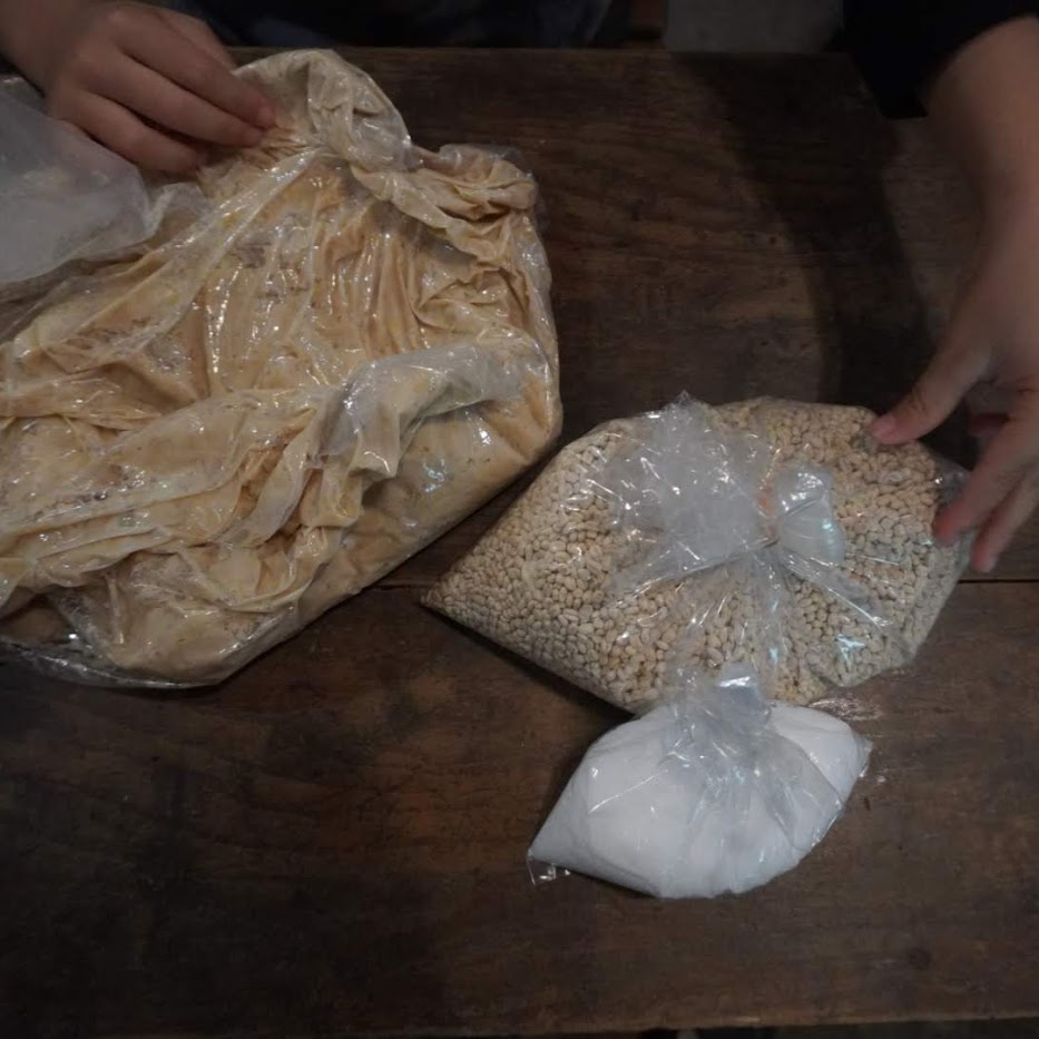 潰し終わり、味噌、材料