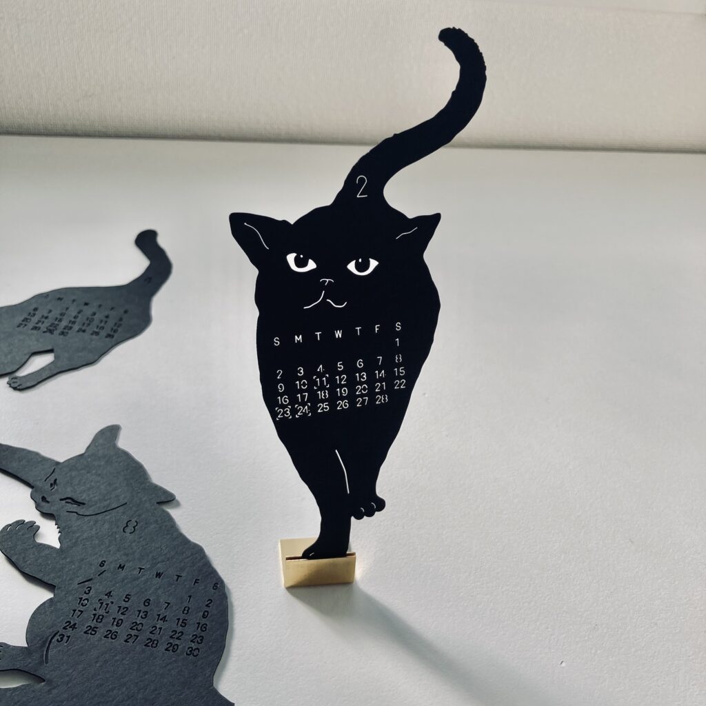 猫型レーザーカットカレンダー