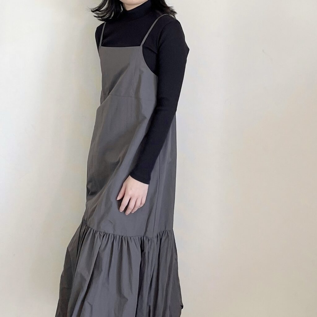 ユニクロ　UNIQLO リブハイネックT