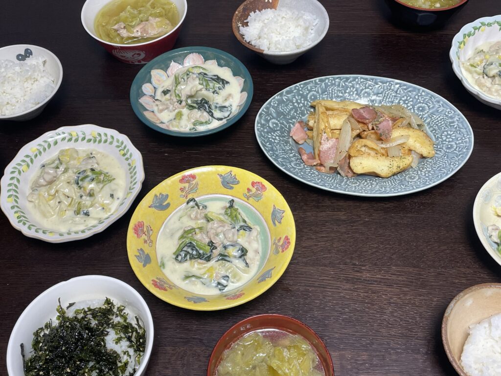 山本ゆりさんレシピ「白菜と豚バラのクリーム煮」を40代主婦が作ってみて、食卓に並べた写真