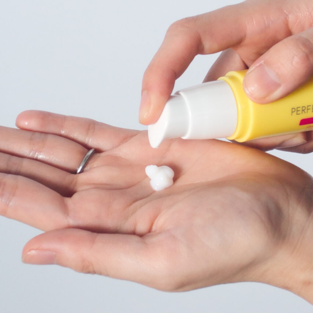 空気と光を遮断するエアレス容器を採用しているから、最後まで空気に触れづらい状態を保って、いつもでフレッシュな状態で使えるのも魅力。