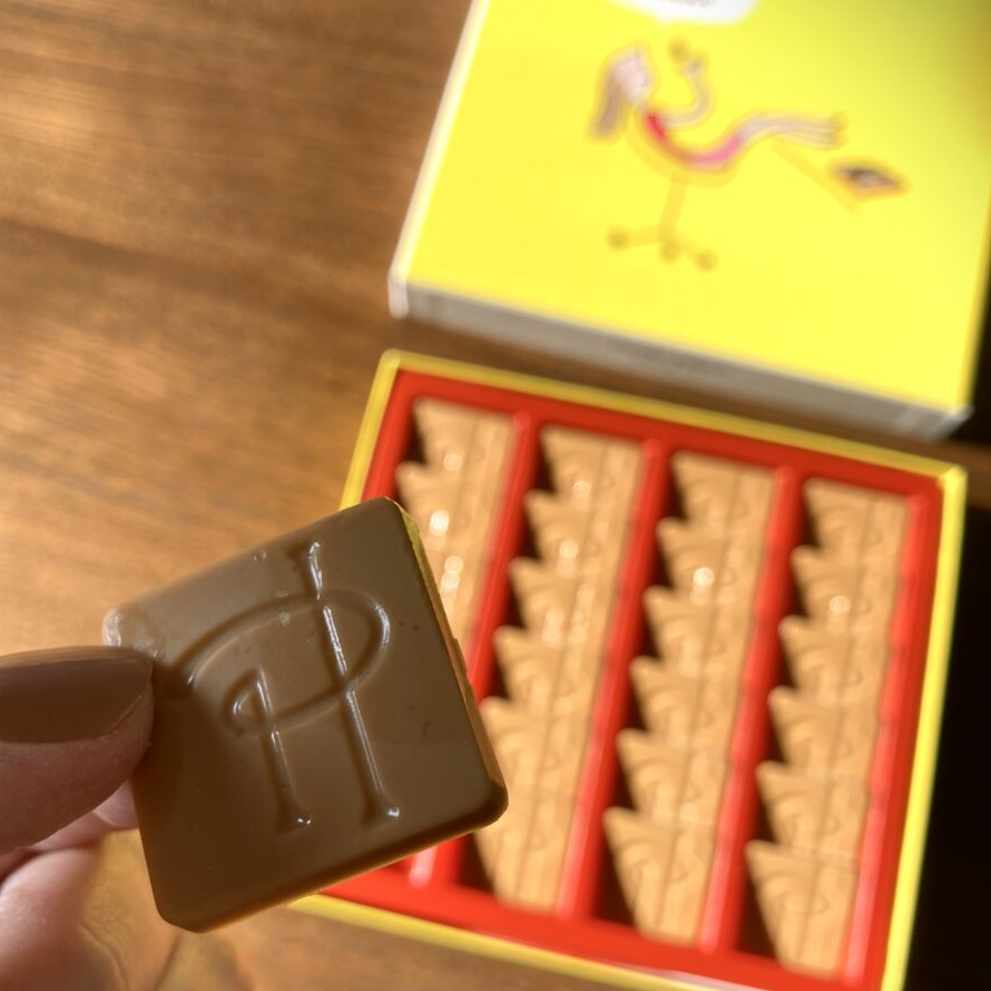 「ピエール・エルメ・パリ」キャレ ショコラ ブロン ア ラ フルール ド セル