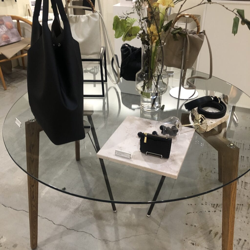 LOVST TOKYO ヴィーガン　エコ　エシカル　サステナブル　レザー　ボストンバッグ　トートバッグ