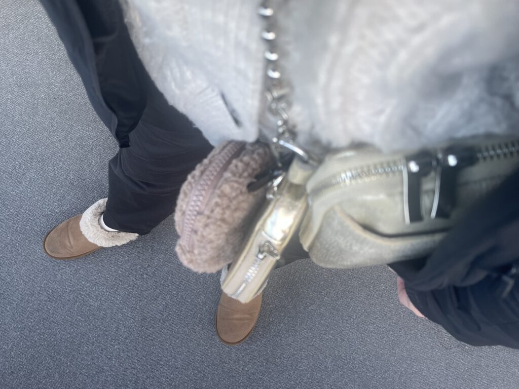 ユニクロGUコーデ2025年2月上旬足元写真2 LEE100人隊 TB はな 今日なに着てる 洋服を買わないチャレンジ3年8ヵ月