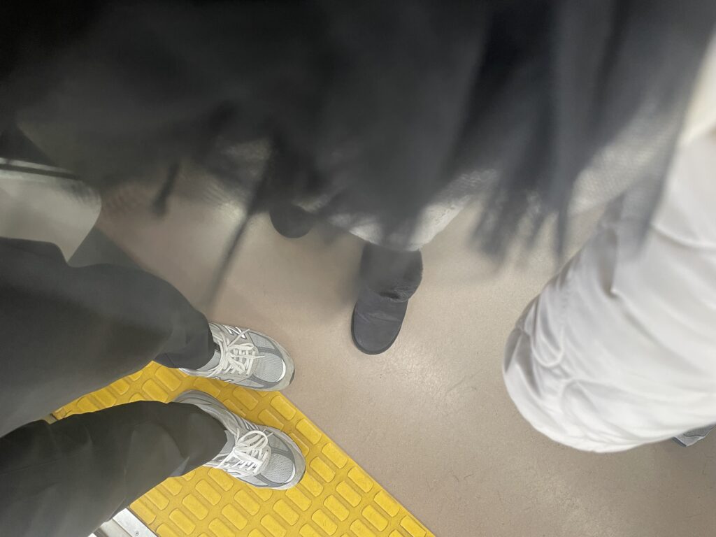 ユニクロGUコーデ2025年2月上旬足元写真3