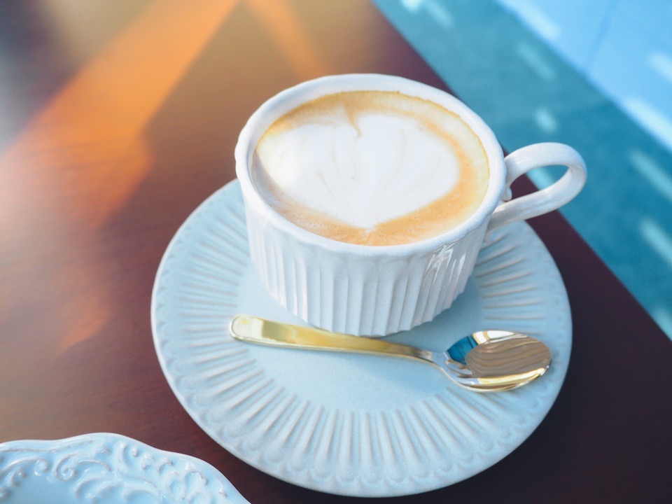 two meet coffe roomのデカフェラテ