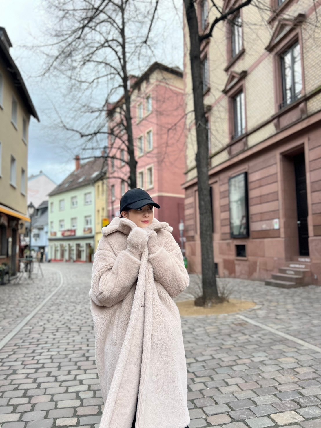 佐藤ありささんの冬の防寒スタイル　マックスマーラのテディベアコート