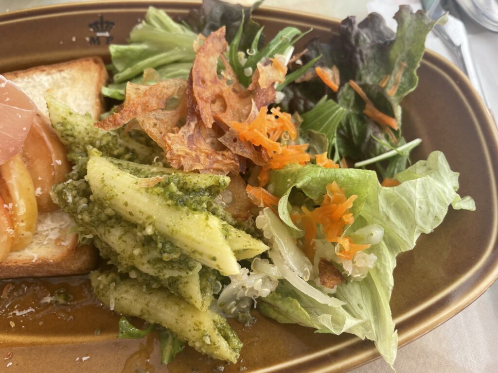 グリーンサラダ　カフェネイビー　タルティーヌランチプレート写真3