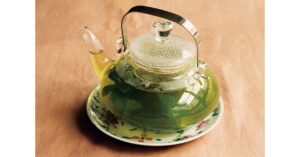 緑茶とフレッシュミントのドリンク