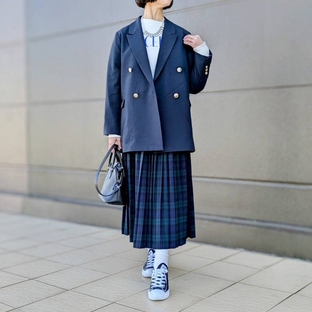 30代紺ブレ 40代ネイビーブレザー ファッション