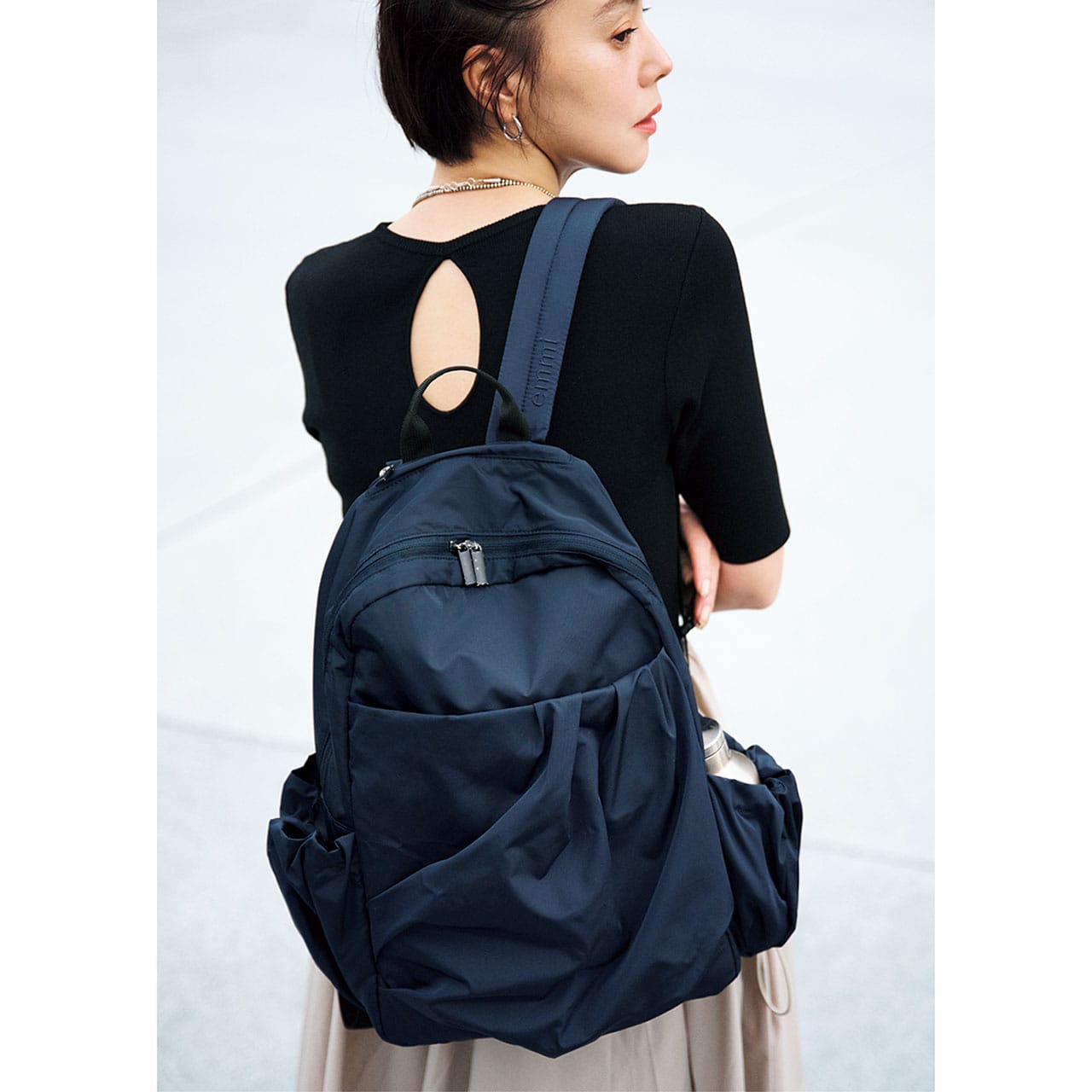 浅見れいなさんのLEE限定 emmi（エミ）【撥水】【LEE別注】eco撥水ギャザーボディーバックパックのコーデ