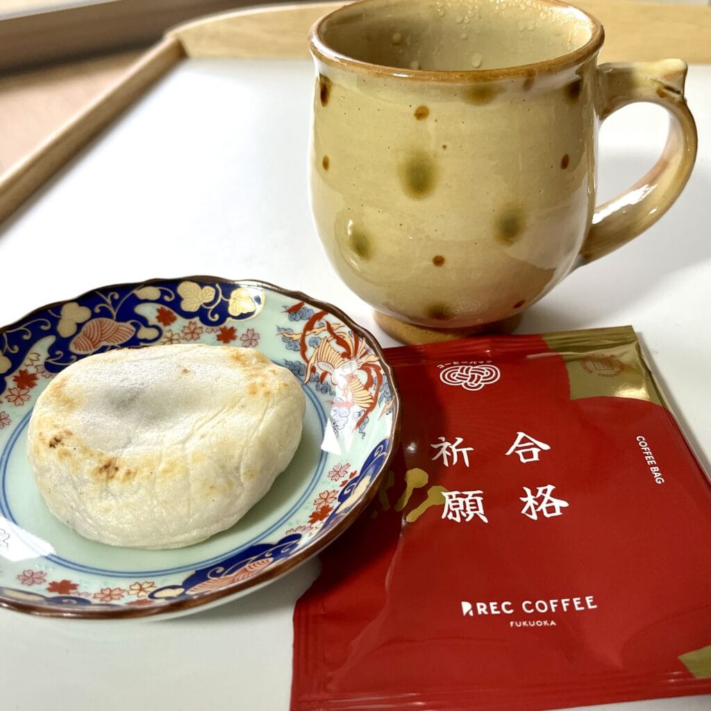 コーヒー　梅ヶ枝餅