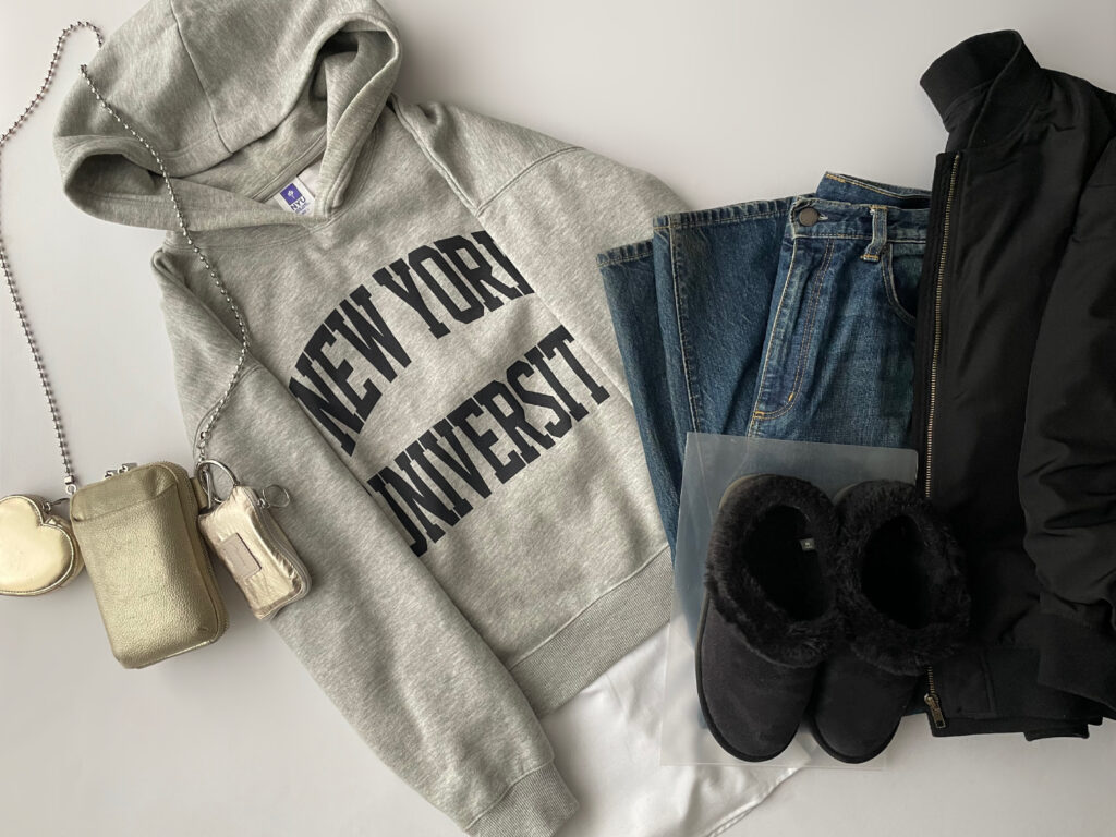 ユニクロGUコーデ2025年2月中旬置き画4　LEE100人隊　TB　はな　今日なに着てる