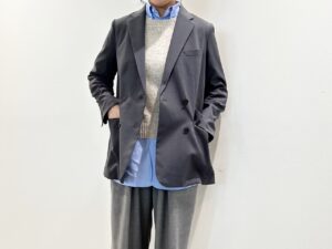 ユニクロシー　感動ダブルジャケットリラックスフィット着用