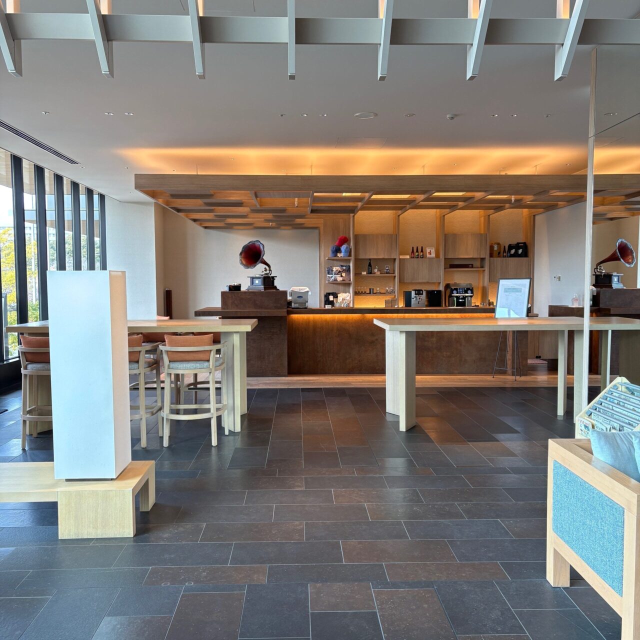 ソラノホテル　ラウンジ　大人ホテルステイ