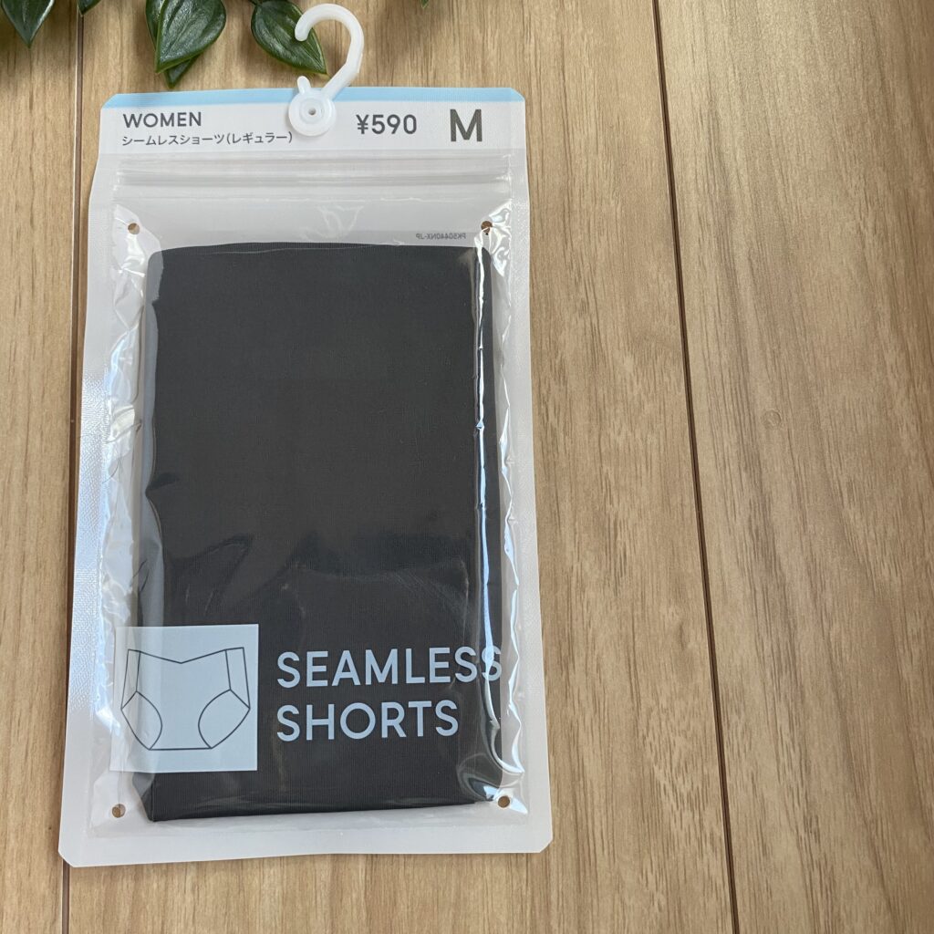 GU　シームレスショーツ