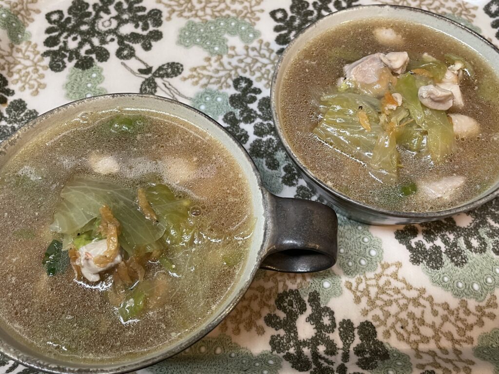 鶏肉と桜エビ、レタスの中華風スープ　LEE100人隊　TB　はな　料理部　作ってみましたおいしいLEEレシピ