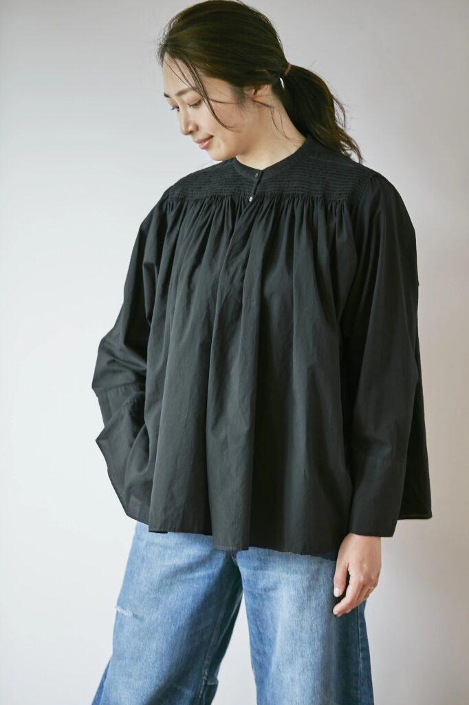 Curensology
【LEE別注】【洗える】ギャザーブラウス
￥29,700 