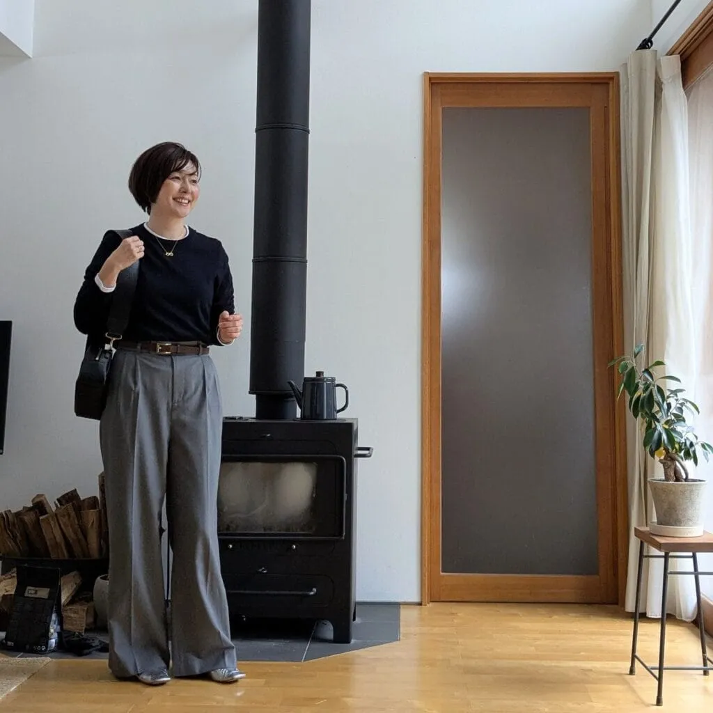 ユニクロ「メリノクルーネックセーター」のコーデ