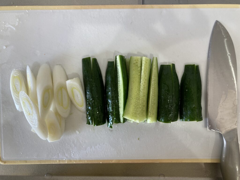 きゅうり　長ネギ　包丁
