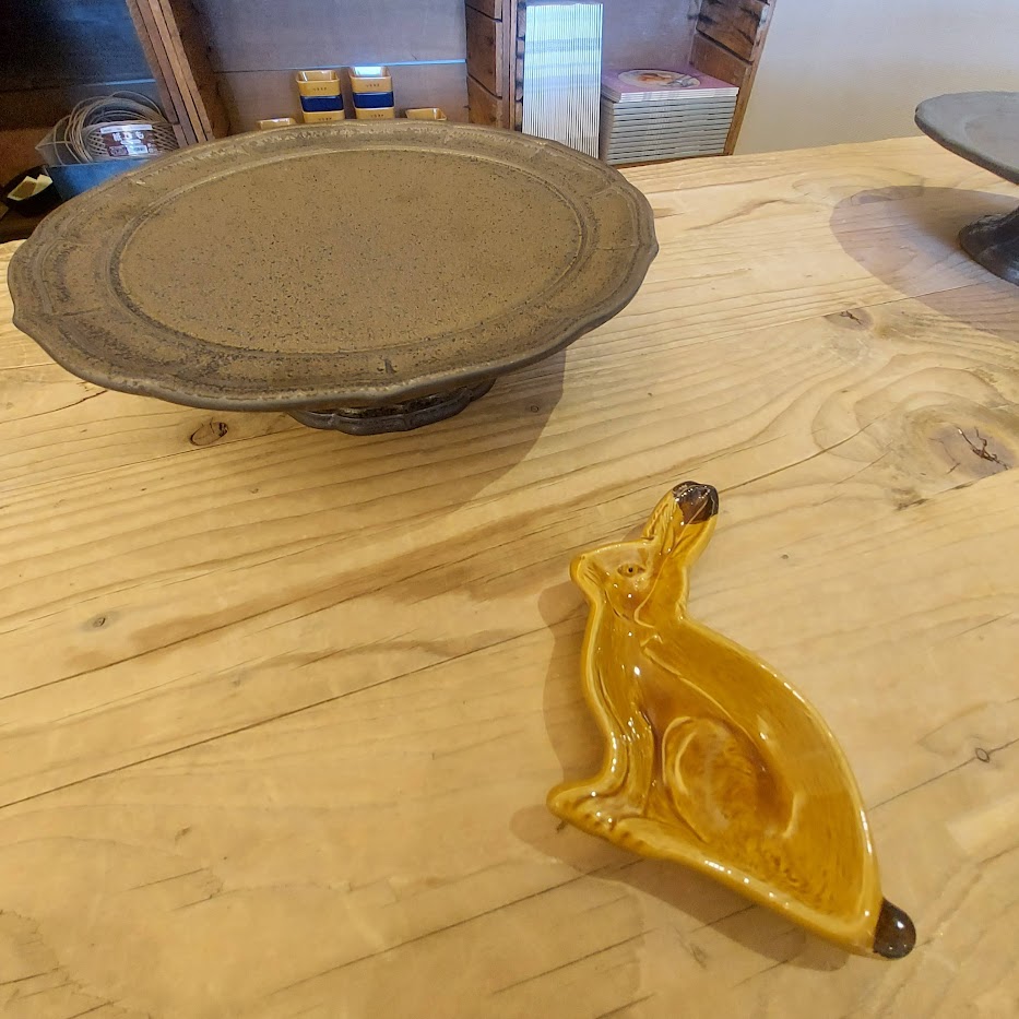 ケーキスタンド　ソボカイ食器店　うさぎ器