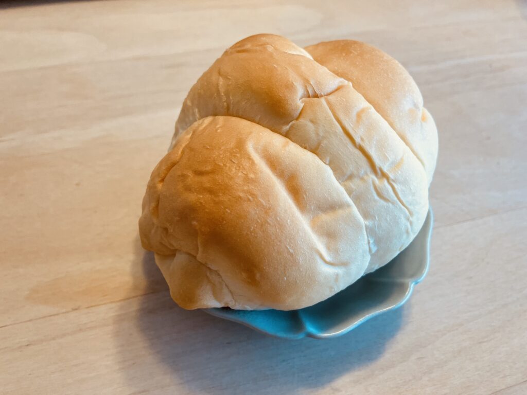 ペリカン
ロールパン