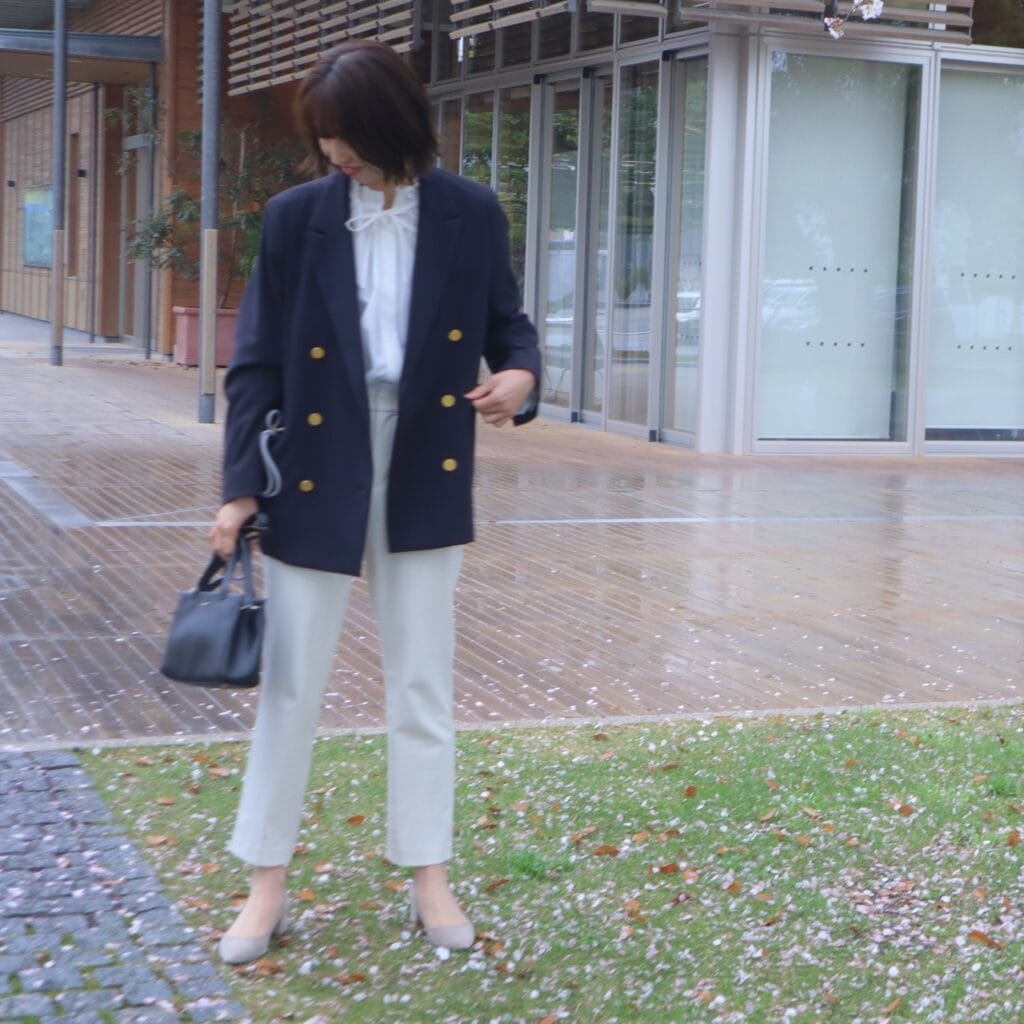 紺ブレ　ユニクロパンツ　入園式