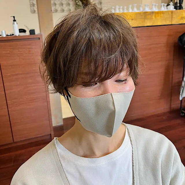 【卒業式ママヘア】「パーマを生かした暗めショート」２