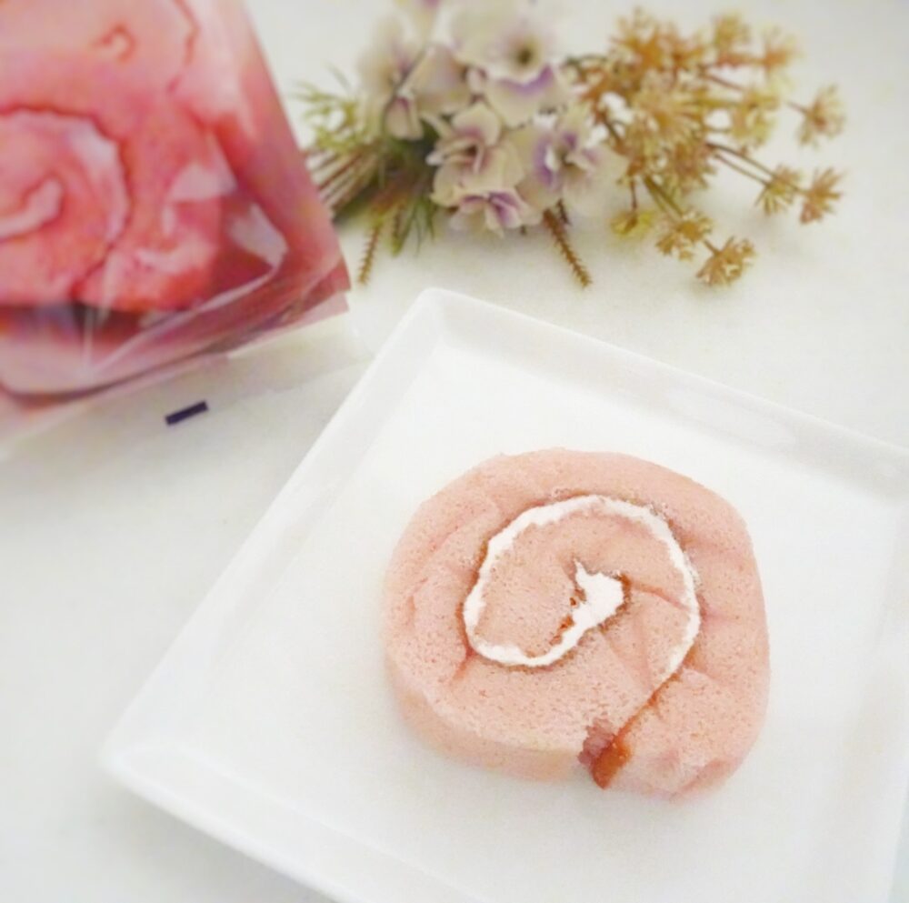 無印良品
桜のお菓子
桜のロールケーキ
