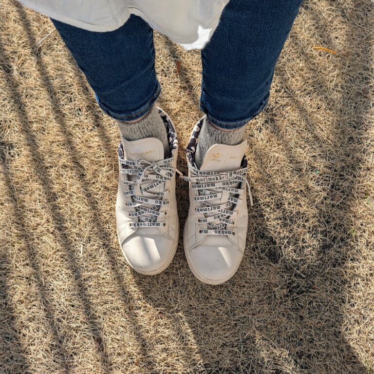 アディダス　マリメッコ　スニーカー