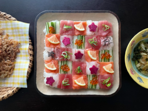 LEE100人隊が作った重信初江さんの「ブロックずし」