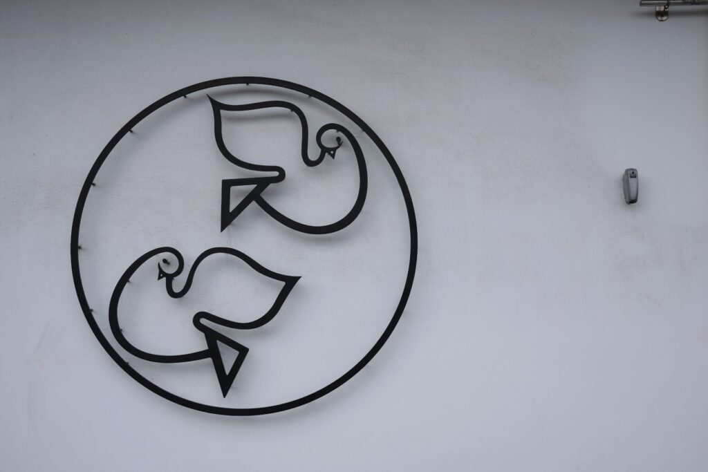 写真：豊島屋　鳩マーク