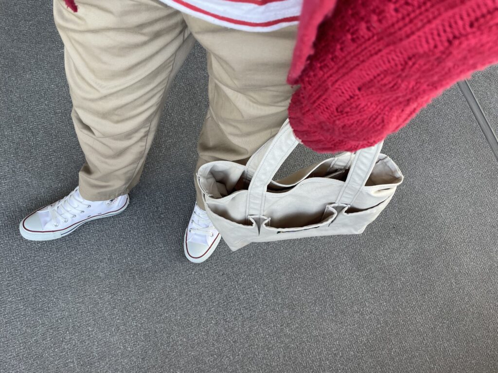 ユニクロGUボーダーコーデ3月初旬足元写真1　LEE100人隊　TB　はな　今日なに着てる