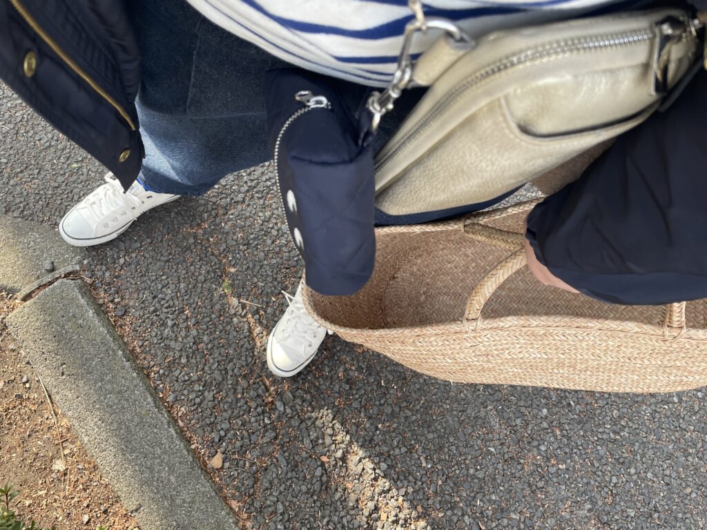 ユニクロGU無印良品ボーダーコーデ3月初旬足元写真3　LEE100人隊　TB　はな　今日なに着てる　青ボーダー