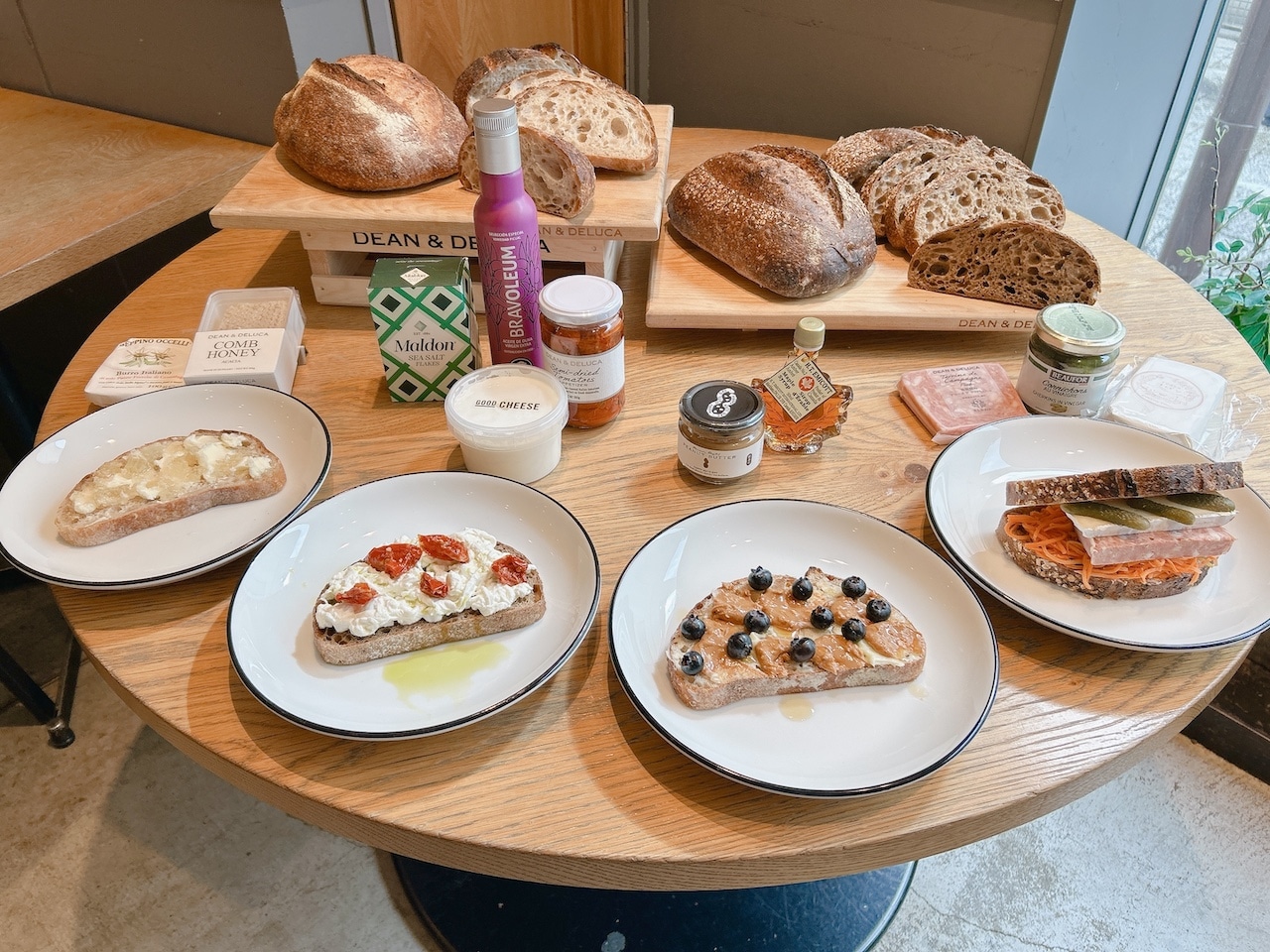 DEAN & DELUCA　NEW CLASSIC BREAD