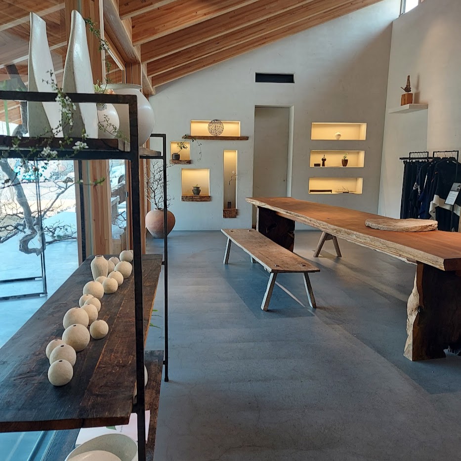 雑貨 アパレル 菰野花苑NS