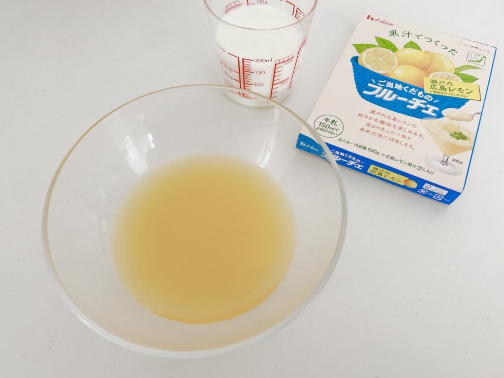 ご当地くだものフルーチェ」＜瀬戸内広島レモン＞ 調理